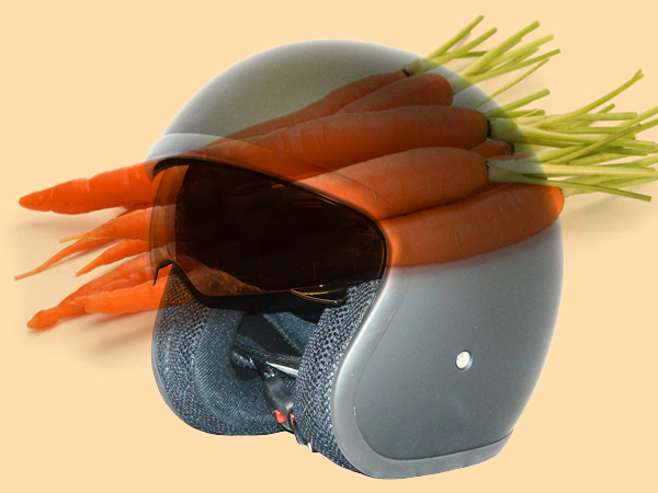 Motorcycle helmets consist of fiber-reinforced synthetic material. Instead of glass fibers, a biological alternative is now also possible: plant fibers from the production of carrot juice. Empa researchers are now able to analyze whether this kind of production makes sense from an ecological and economical perspective – before money is actually invested in production plants.  Photo: 4ever.eu, composite photo: Empa 