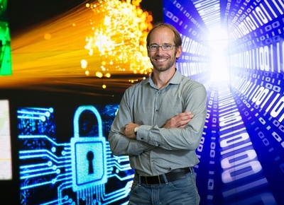 Wolfgang Tittel, professor of physics and astronomy at the University of Calgary, and a group of PhD students have developed a new quantum key distribution (QKD) system.