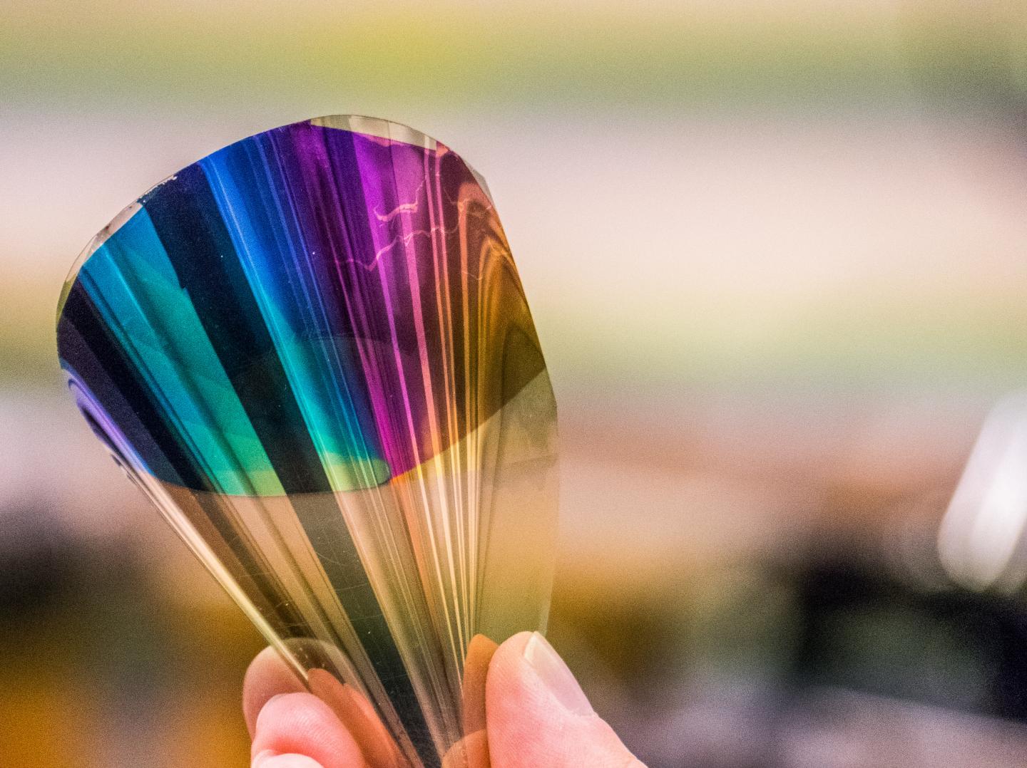 Caption: Chalmers' e-paper contains gold, silver and PET plastic. The layer that produces the colours is less than a micrometre thin. Credit: Mats Tiborn